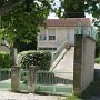 Mas de la Ritournette, sa rampe, son mur "passerelle"