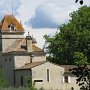 Le Château du Plaisir dans son écrin de verdure